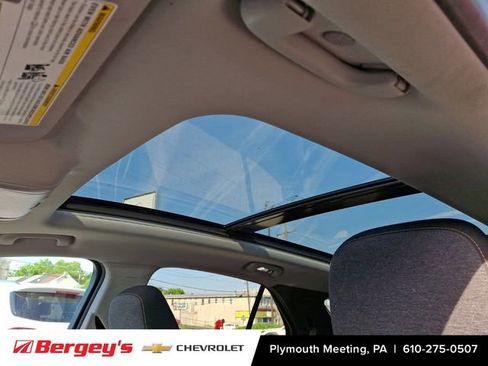 Certified 2023 Chevrolet Equinox LT AWD/4WD image 17