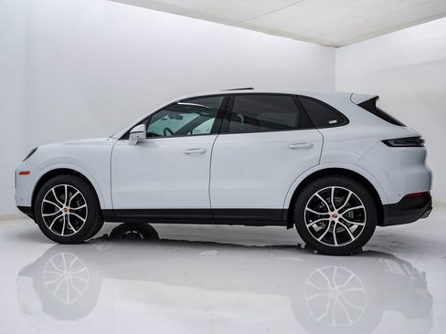 New 2026 Porsche Cayenne image 2
