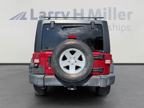 Used 2012 Jeep Wrangler Unlimited Sport image 5