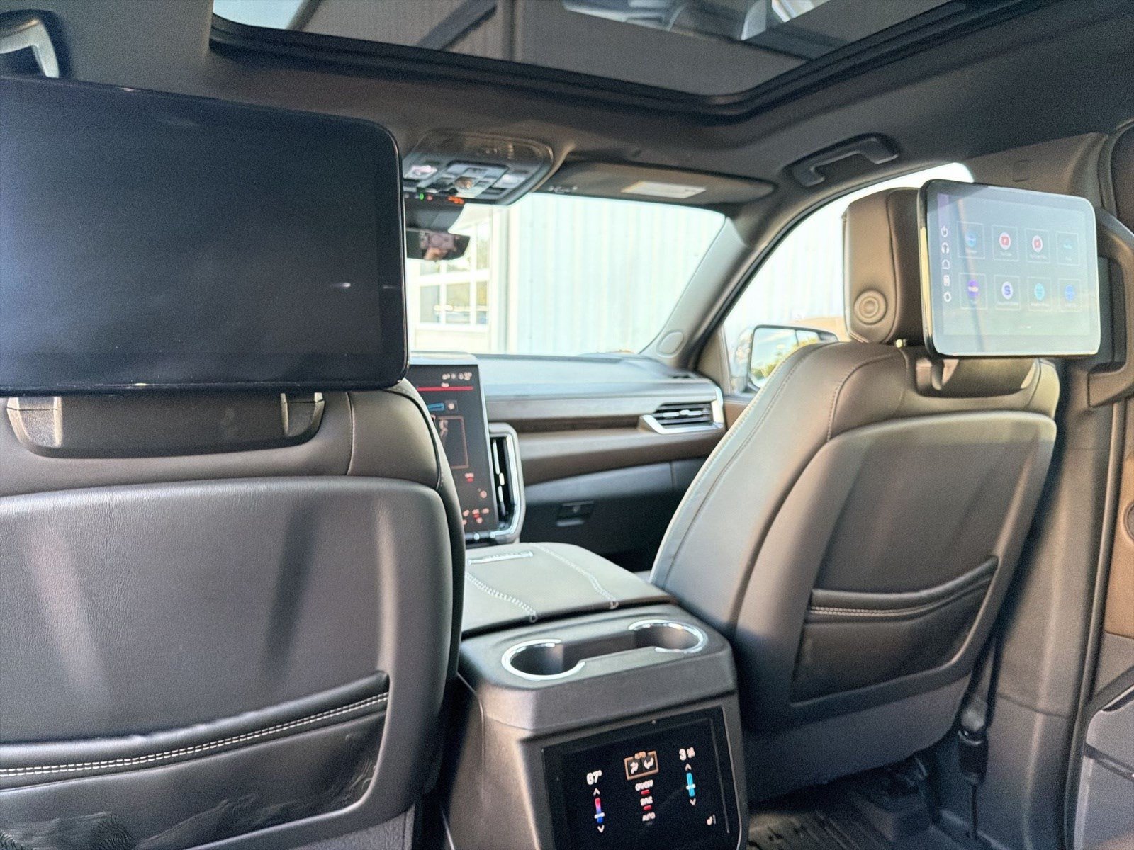 Used 2026 GMC Yukon XL Denali Ultimate AWD/4WD image 21