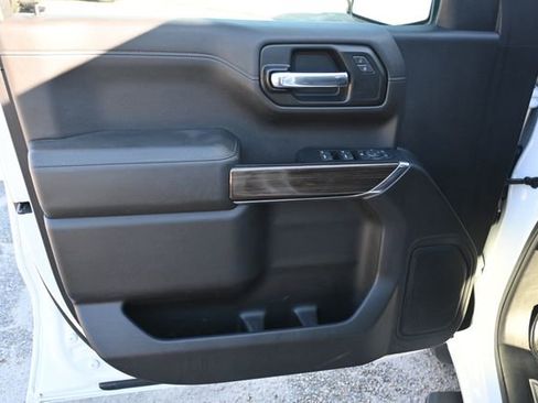 Used 2022 Chevrolet Silverado 1500 RST image 10