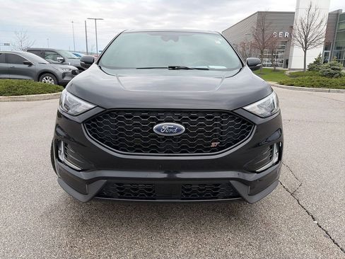Used 2021 Ford Edge ST image 2