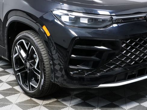 New 2026 Volkswagen Tiguan SEL R-Line AWD/4WD image 32