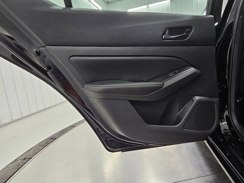 Used 2024 Nissan Altima 2.5 SV FWD image 29