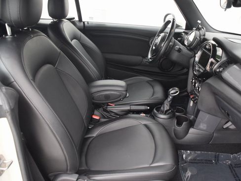 Used 2018 MINI Cooper Convertible image 15