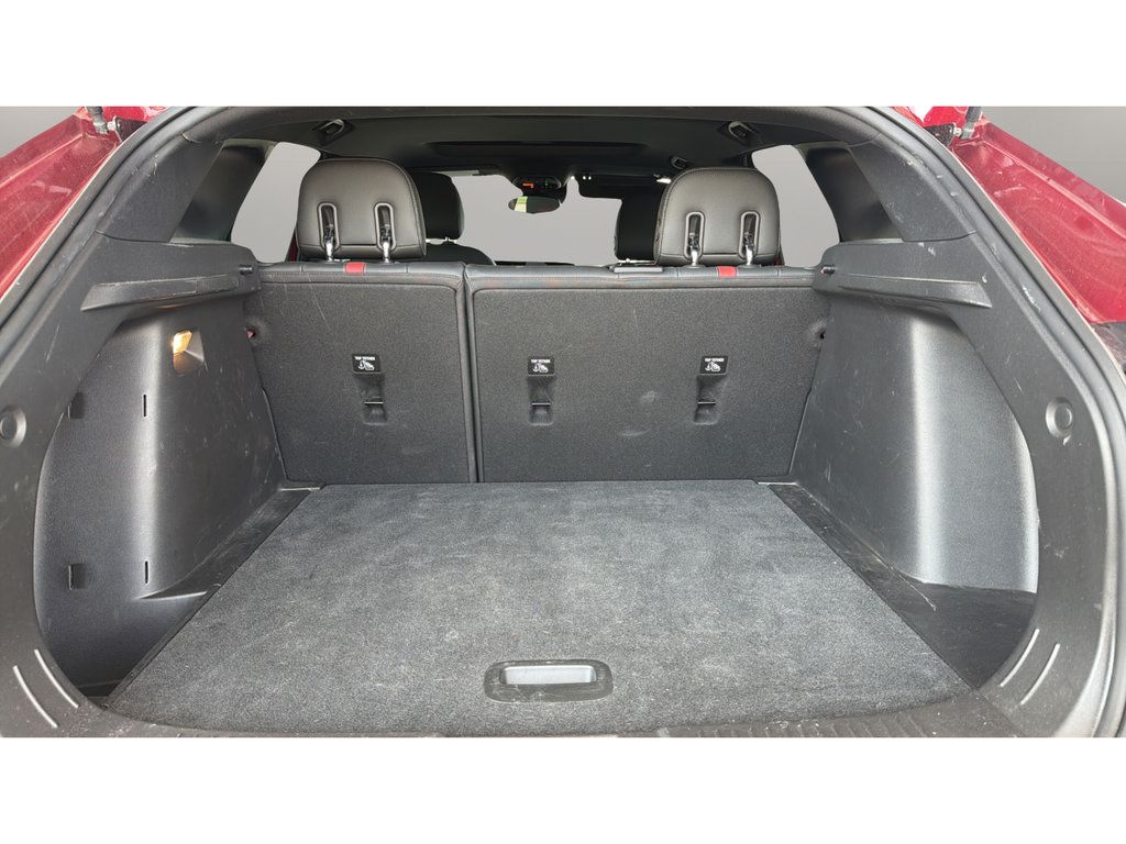 Used 2025 Chevrolet Trax RS w/ Sunroof Package FWD image 12