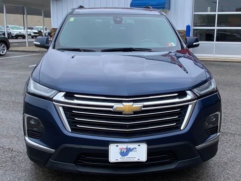 Used 2022 Chevrolet Traverse LT w/ LT Premium Package image 2