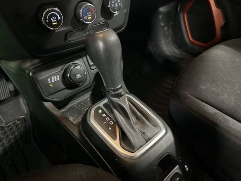 Used 2018 Jeep Renegade Sport w/ Power & Air Group AWD/4WD image 27
