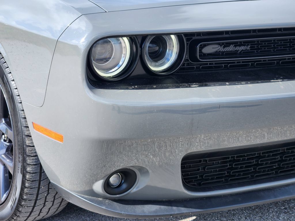 Used 2019 Dodge Challenger SXT w/ Blacktop Package RWD image 6