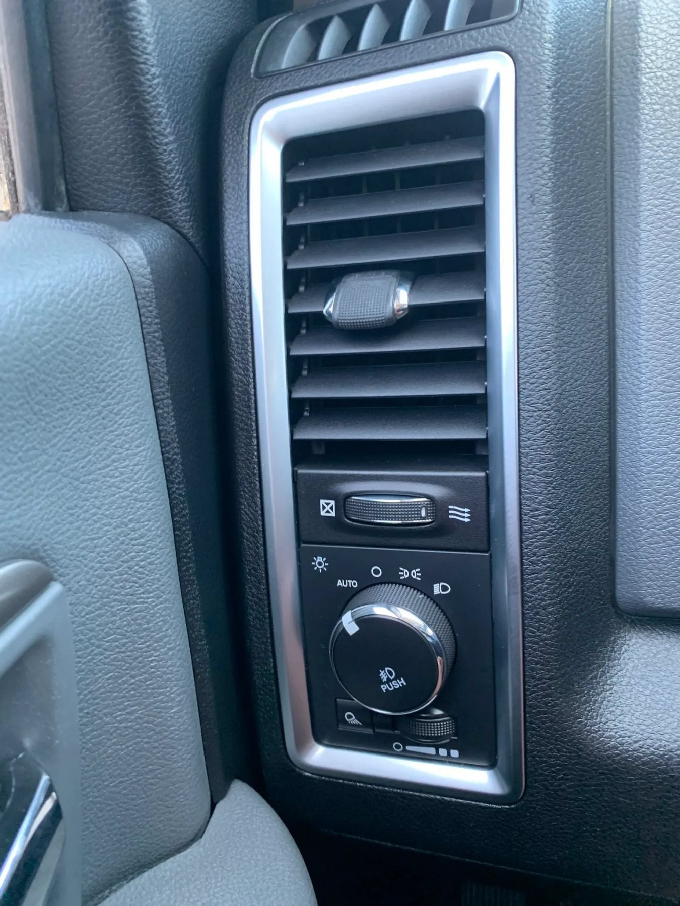 Used 2015 RAM 1500 Big Horn AWD/4WD image 26