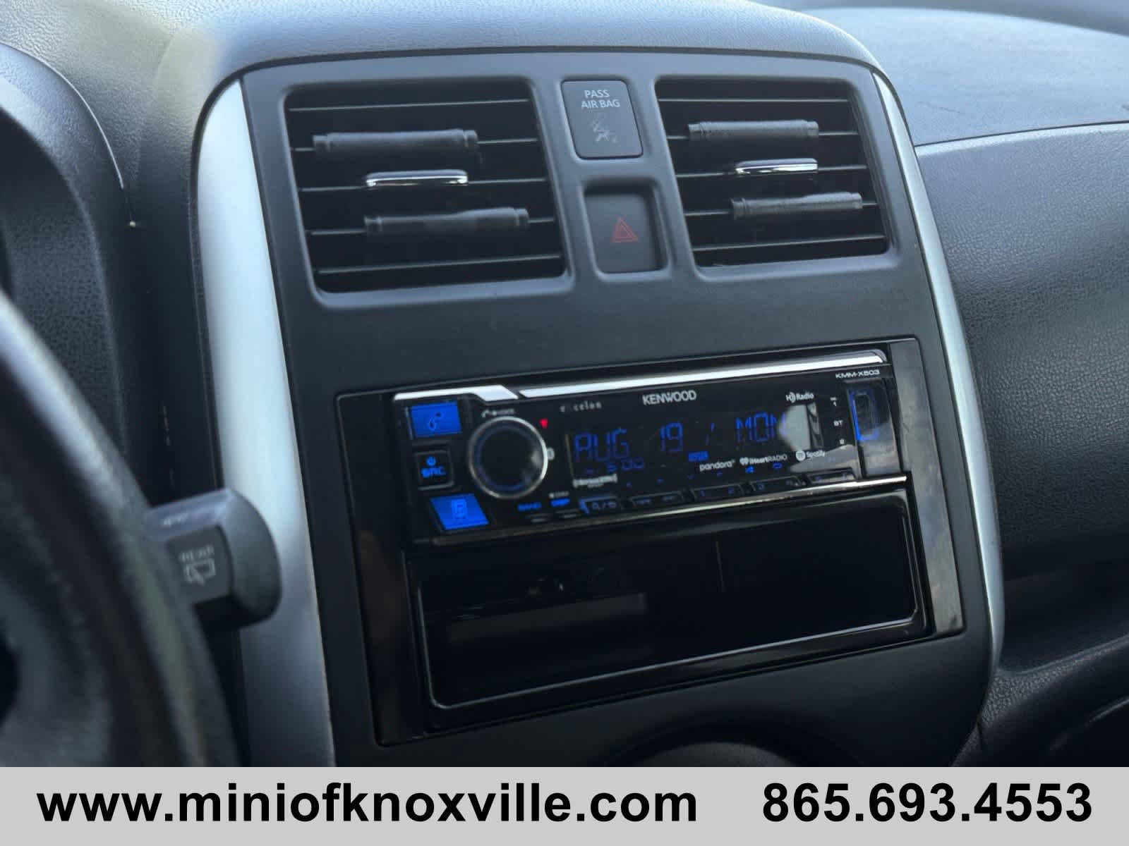 Used 2014 Nissan Versa Note SV FWD image 25