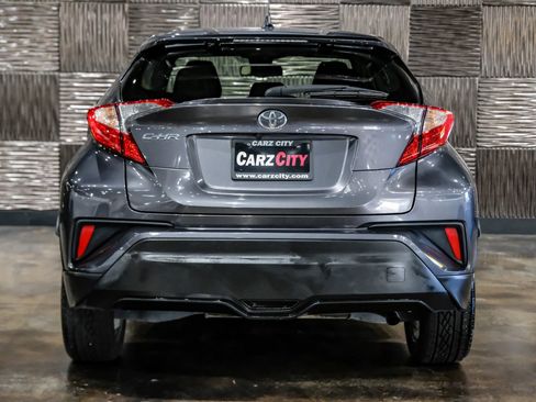Used 2019 Toyota C-HR XLE FWD image 9