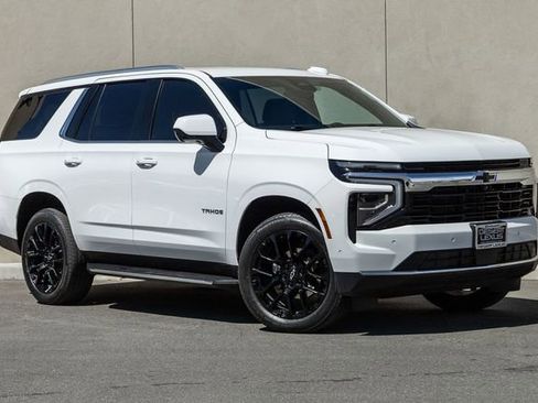 Used 2025 Chevrolet Tahoe LS RWD image 17