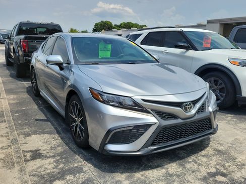 Used 2024 Toyota Camry SE FWD image 6