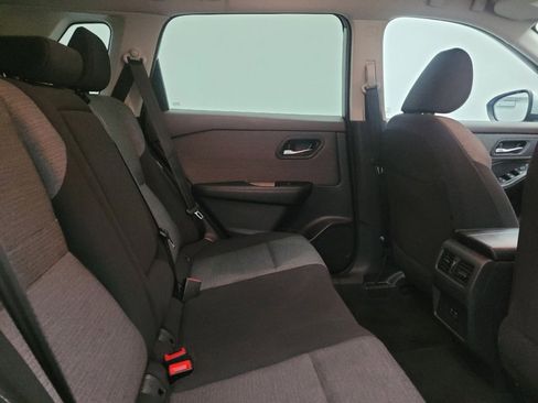 Used 2023 Nissan Rogue SV image 19