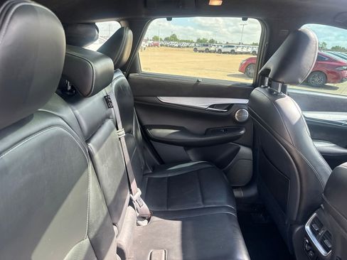 Used 2019 INFINITI QX50 Essential w/ Sensory Package FWD image 31