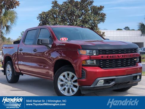 Used 2021 Chevrolet Silverado 1500 Custom image 1