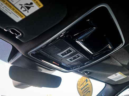 Used 2017 Land Rover Range Rover Sport HSE image 26