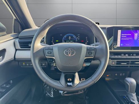 Certified 2025 Toyota Camry SE AWD/4WD image 13