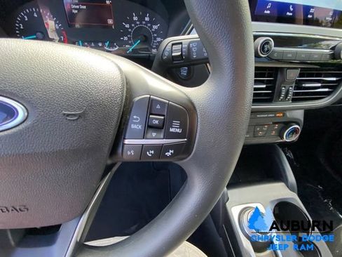 Used 2022 Ford Escape SE FWD image 32