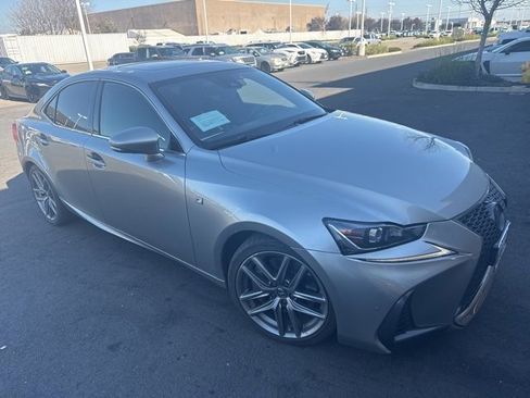 Used 2019 Lexus IS 300 F Sport image 4