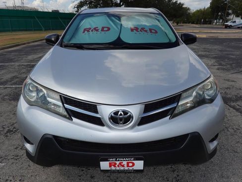 Used 2013 Toyota RAV4 LE image 2
