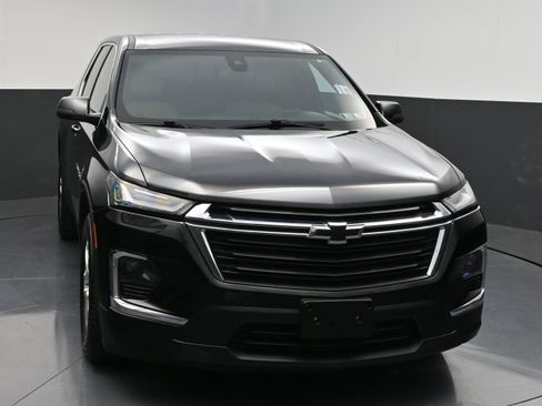 Used 2023 Chevrolet Traverse LS AWD/4WD image 2