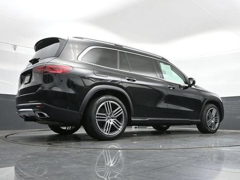 Used 2024 Mercedes-Benz GLS 450 4MATIC image 42
