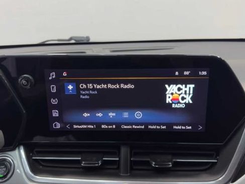 Used 2024 Chevrolet Trax LT w/ Driver Confidence Package FWD image 30