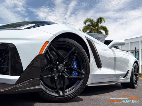 Used 2019 Chevrolet Corvette ZR1 RWD image 12