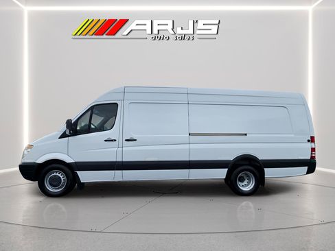 Used 2008 Freightliner Sprinter 3500 image 2