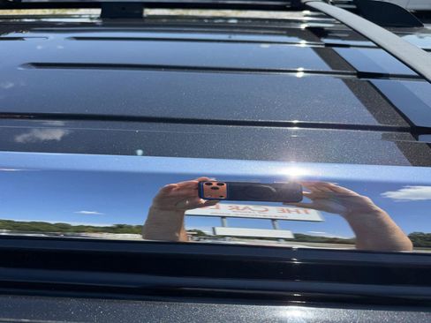 Used 2015 Lincoln Navigator 4WD w/ Equipment Group 101A Reserve image 4