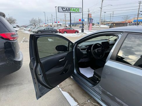 Used 2021 Toyota Corolla LE image 17