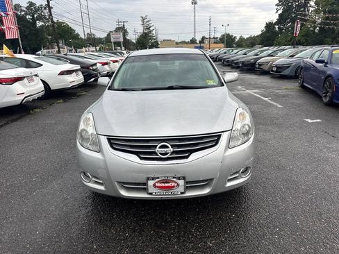 Used 2011 Nissan Altima 2.5 S w/ Special Edition Pkg FWD image 2