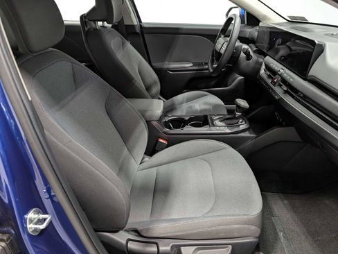 Used 2025 Kia K4 LXS image 36