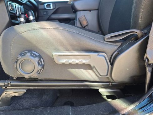 Certified 2022 Jeep Wrangler Unlimited Sahara w/ LED Lighting Group image 15