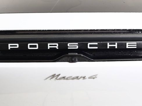 New 2026 Porsche Macan 4 Electric image 10