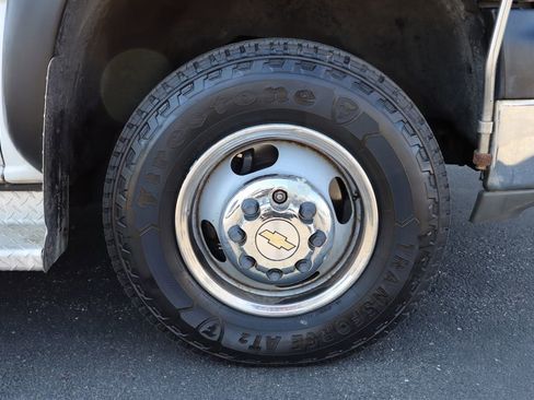 Used 2002 Chevrolet Silverado 3500 LS AWD/4WD image 13