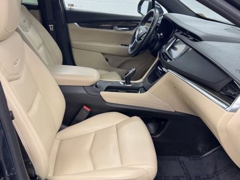 Used 2019 Cadillac XT5 Base image 22