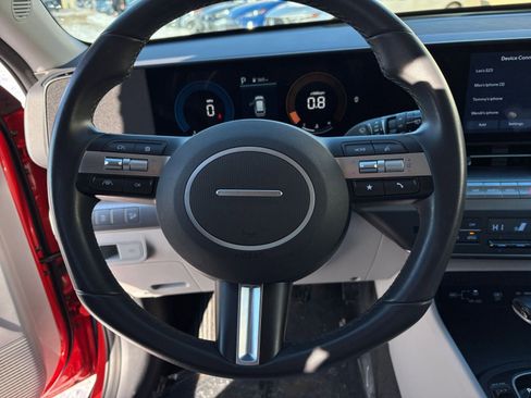 Used 2025 Hyundai Kona SEL image 28