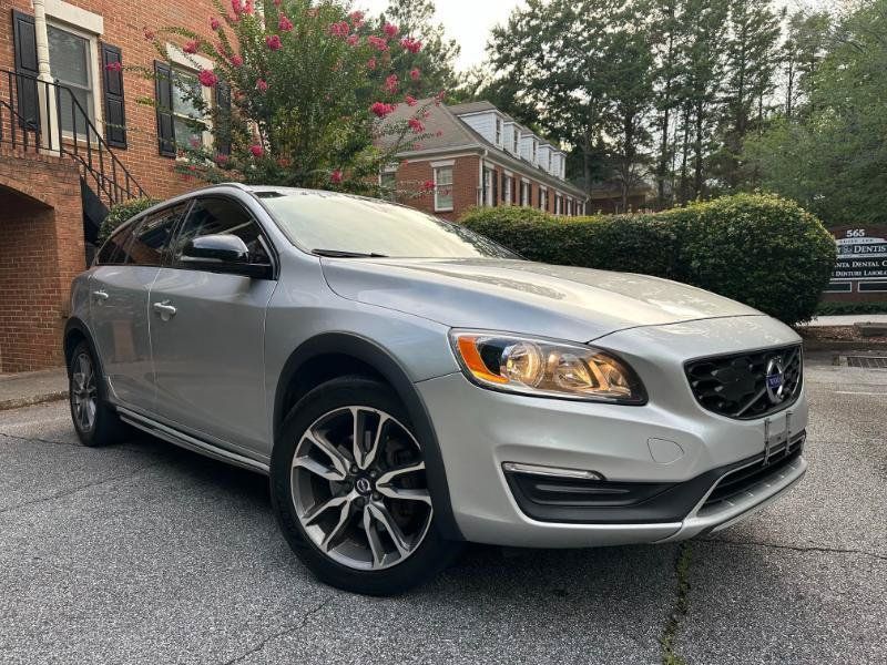 Used 2017 Volvo V60 T5 Cross Country w/ Convenience Package AWD/4WD image 5