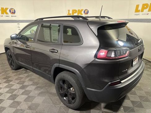 Used 2019 Jeep Cherokee Latitude Plus AWD/4WD image 8