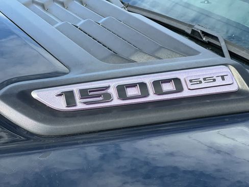 Used 2025 RAM 1500 Laramie w/ Night Edition AWD/4WD image 12