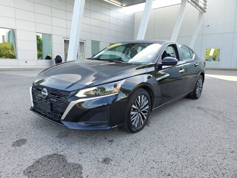 Certified 2025 Nissan Altima 2.5 SV FWD image 2