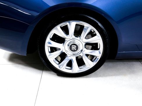 Certified 2019 Rolls-Royce Wraith RWD image 29