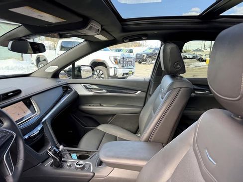 Used 2025 Cadillac XT5 Premium Luxury image 14