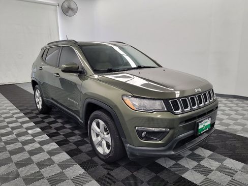 Used 2018 Jeep Compass Latitude w/ Popular Equipment Group FWD image 13