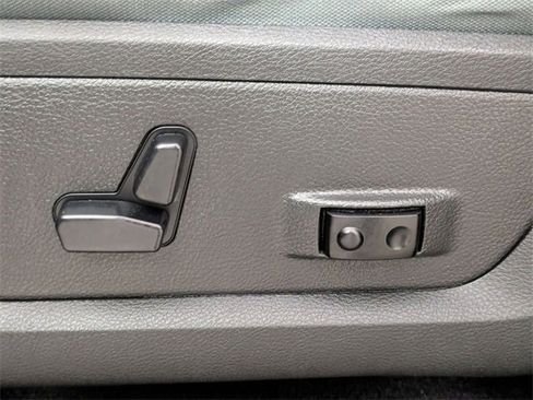 Used 2018 RAM 1500 Big Horn image 13