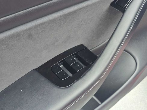 Used 2018 Tesla Model 3 Long Range RWD image 24