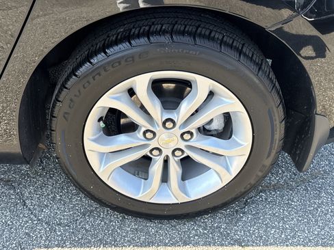 Used 2019 Chevrolet Cruze LT w/ Sun And Sound Package image 19